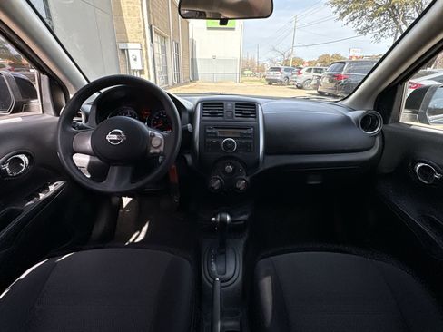 Used 2013 Nissan Versa SV image 21