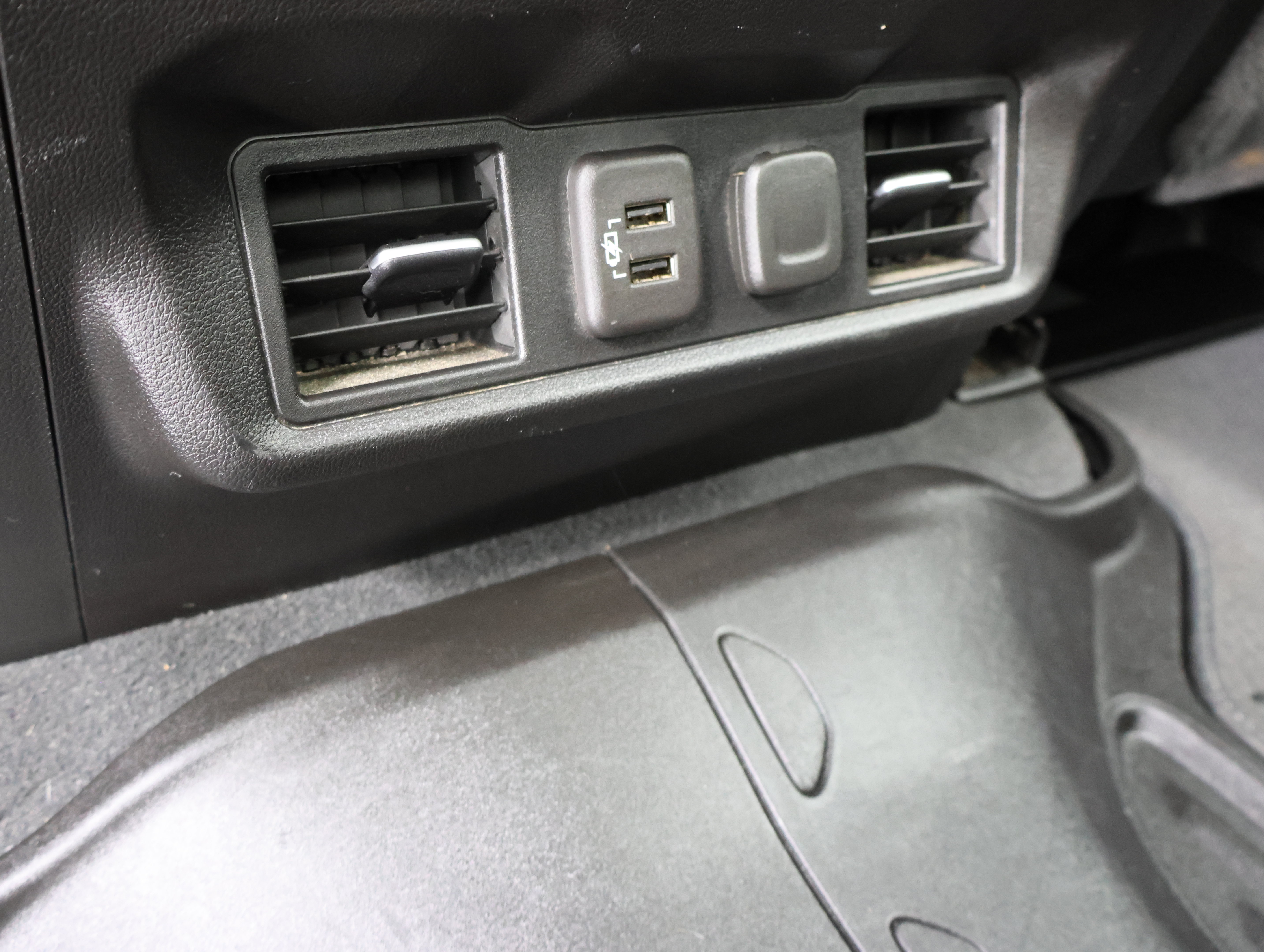 Used 2023 Chevrolet Silverado 2500 LT AWD/4WD image 37