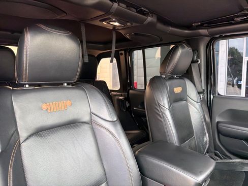 Used 2018 Jeep Wrangler Unlimited Rubicon AWD/4WD image 29
