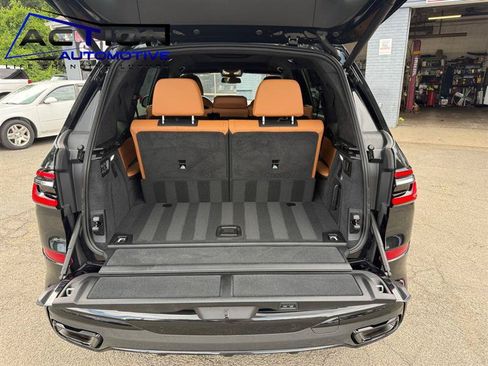Used 2023 BMW X7 xDrive40i w/ M Sport Package AWD/4WD image 19