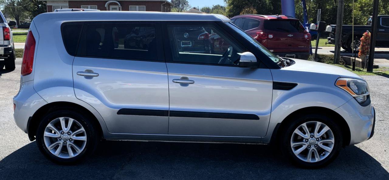 Used 2013 Kia Soul + w/ Audio Pkg FWD image 6