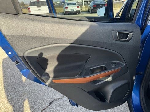 Used 2021 Ford EcoSport SE w/ SE Convenience Package image 24