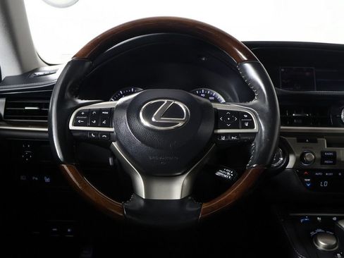 Used 2017 Lexus ES 350 w/ Luxury Package FWD image 39