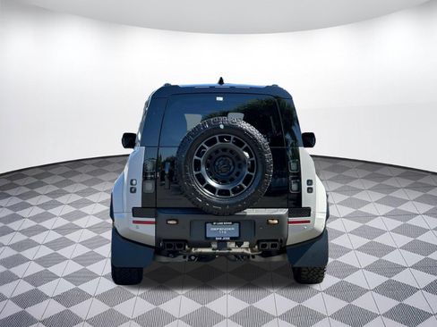 New 2026 Land Rover Defender 110 OCTA AWD/4WD image 9