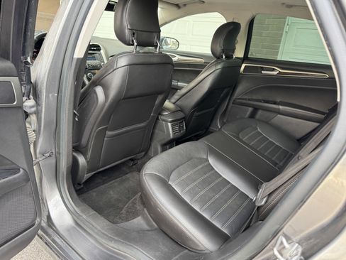 Used 2014 Ford Fusion SE w/ Equipment Group 202A image 27