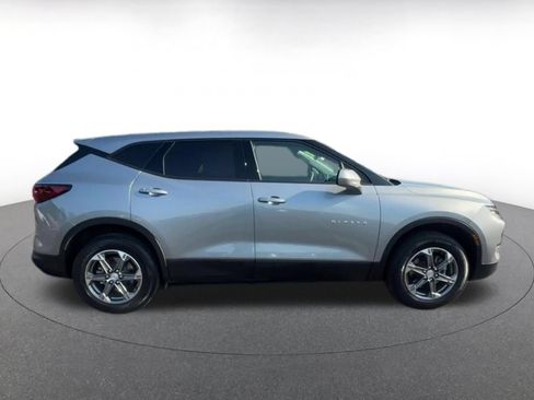 Used 2025 Chevrolet Blazer LT FWD image 16
