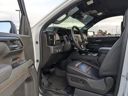 Used 2025 GMC Sierra 1500 AT4 image 42