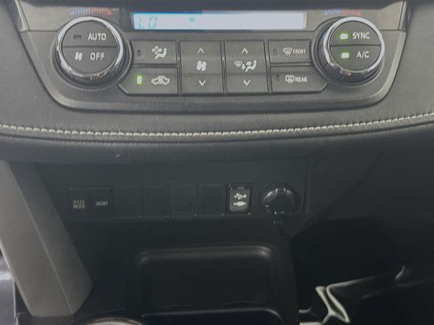 Used 2017 Toyota RAV4 XLE FWD image 22