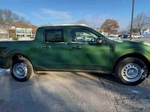 New 2025 Ford Maverick XL image 9