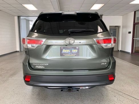Used 2014 Toyota Highlander XLE FWD image 9