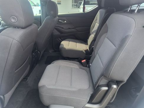 Used 2022 Chevrolet Traverse LT w/ LPO, Cargo Package FWD image 31