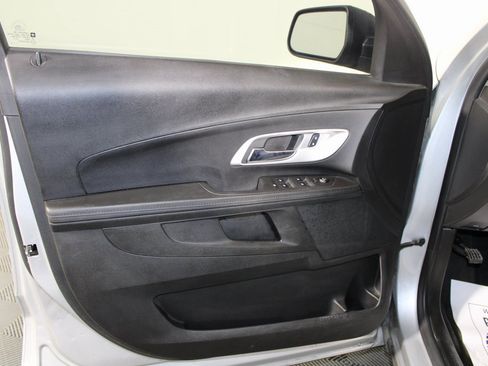 Used 2017 Chevrolet Equinox LS image 18