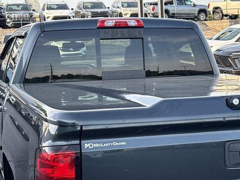 Used 2018 Chevrolet Silverado 1500 LT w/ Texas Edition RWD image 11