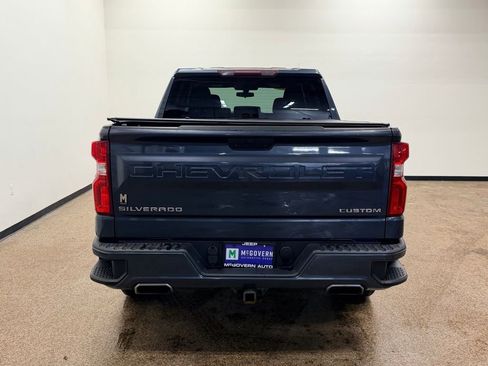 Used 2019 Chevrolet Silverado 1500 Custom w/ Custom Value Package AWD/4WD image 5