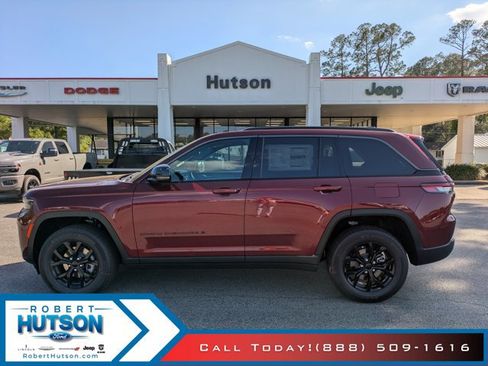 New 2026 Jeep Grand Cherokee Altitude RWD image 1
