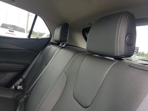 Used 2024 Buick Encore GX Sport Touring image 9