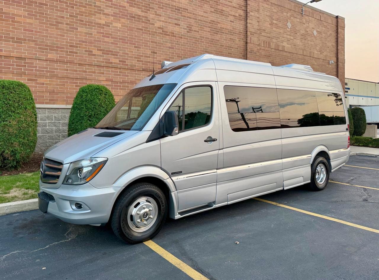 Used 2017 Mercedes-Benz Sprinter 3500 image 1