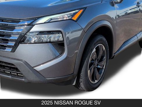 Used 2025 Nissan Rogue SV image 11