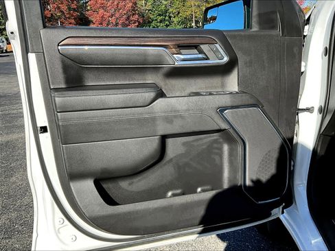 Used 2023 Chevrolet Silverado 1500 RST image 9