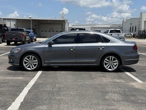 Used 2017 Volkswagen Passat 1.8T SEL Premium FWD image 8