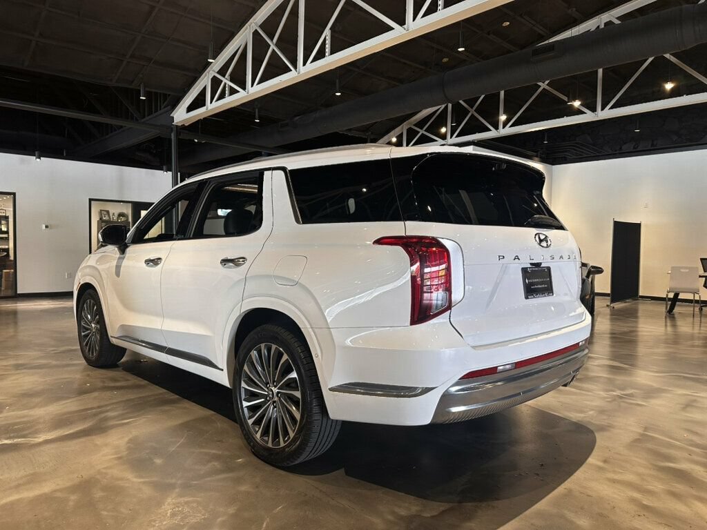 Used 2024 Hyundai Palisade Calligraphy AWD/4WD image 3
