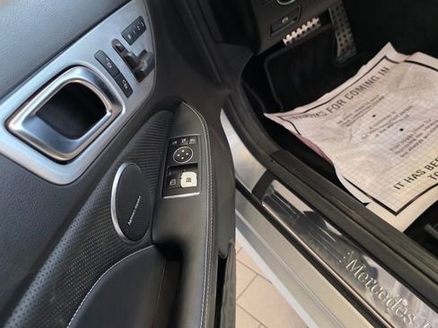 Used 2015 Mercedes-Benz SLK 350 image 15