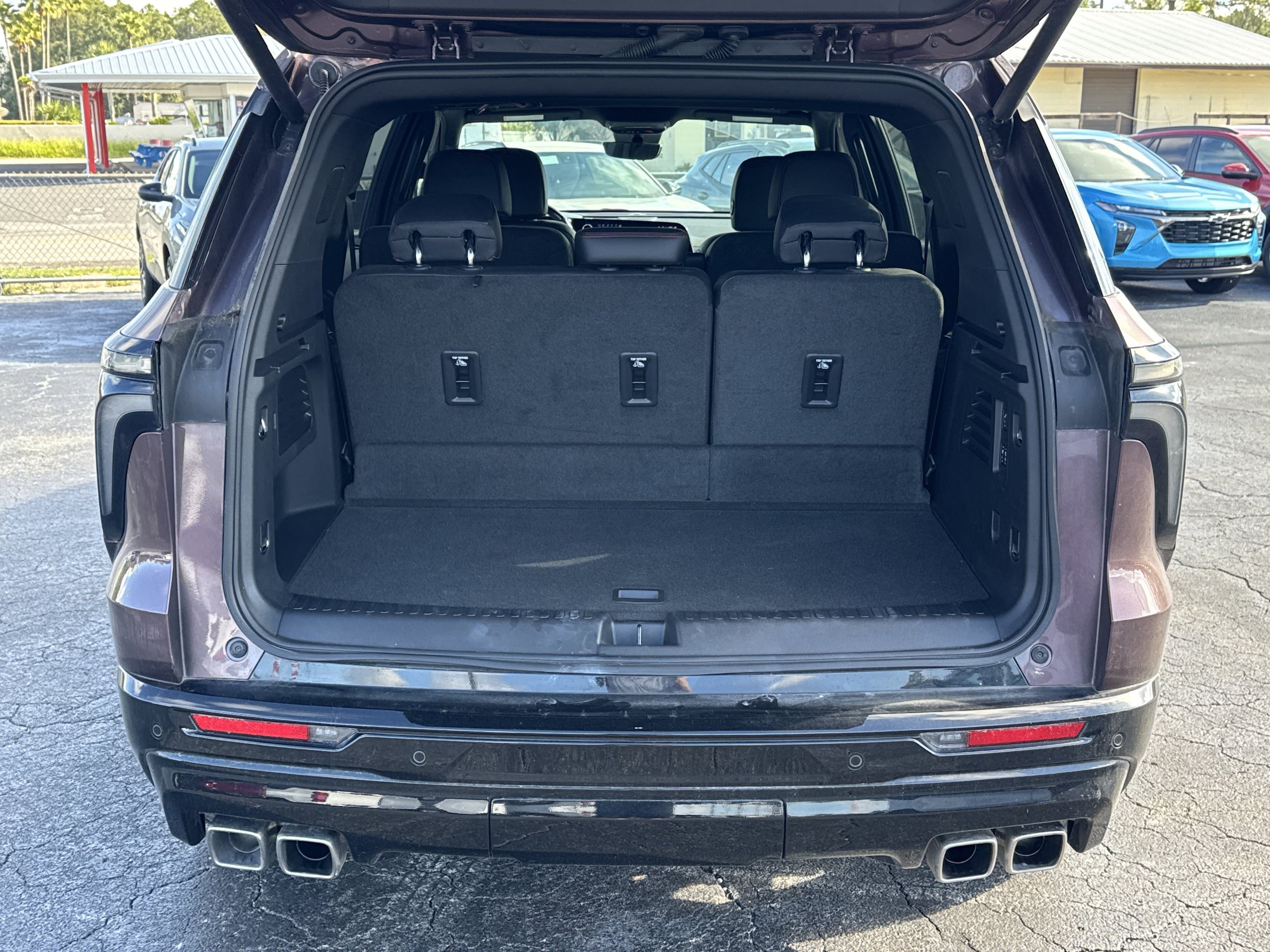 Used 2024 Chevrolet Traverse RS FWD image 13
