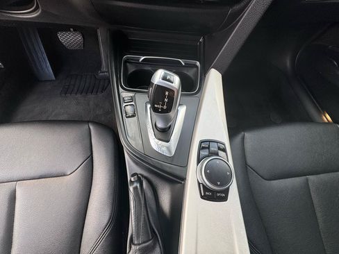 Used 2016 BMW 320i Sedan RWD image 18