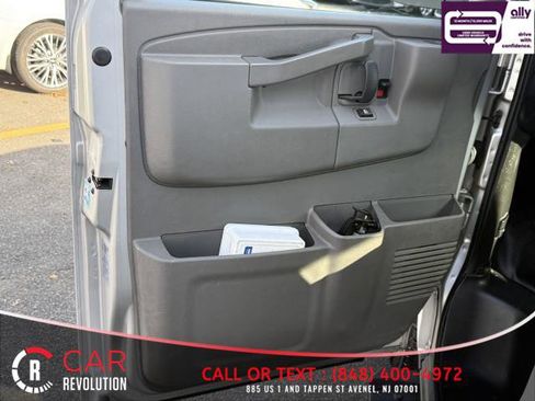 Used 2022 Chevrolet Express 3500 LS image 27