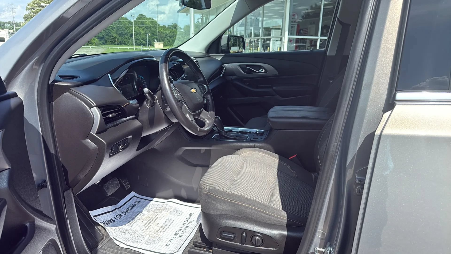 Used 2018 Chevrolet Traverse LT FWD image 13