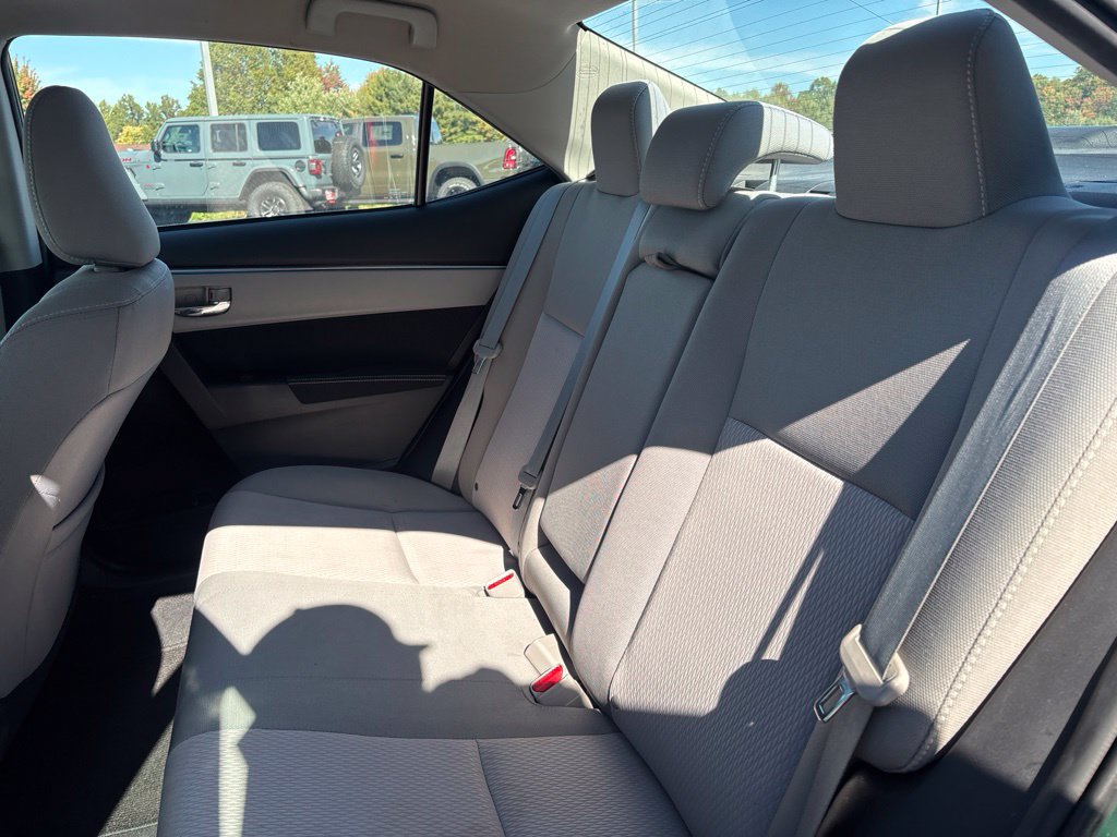 Used 2015 Toyota Corolla LE FWD image 27