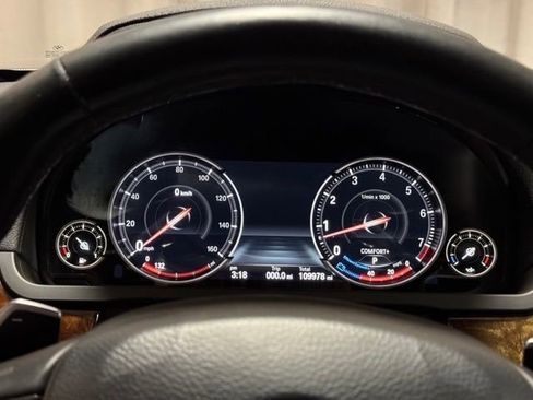 Used 2014 BMW 740Li xDrive image 18