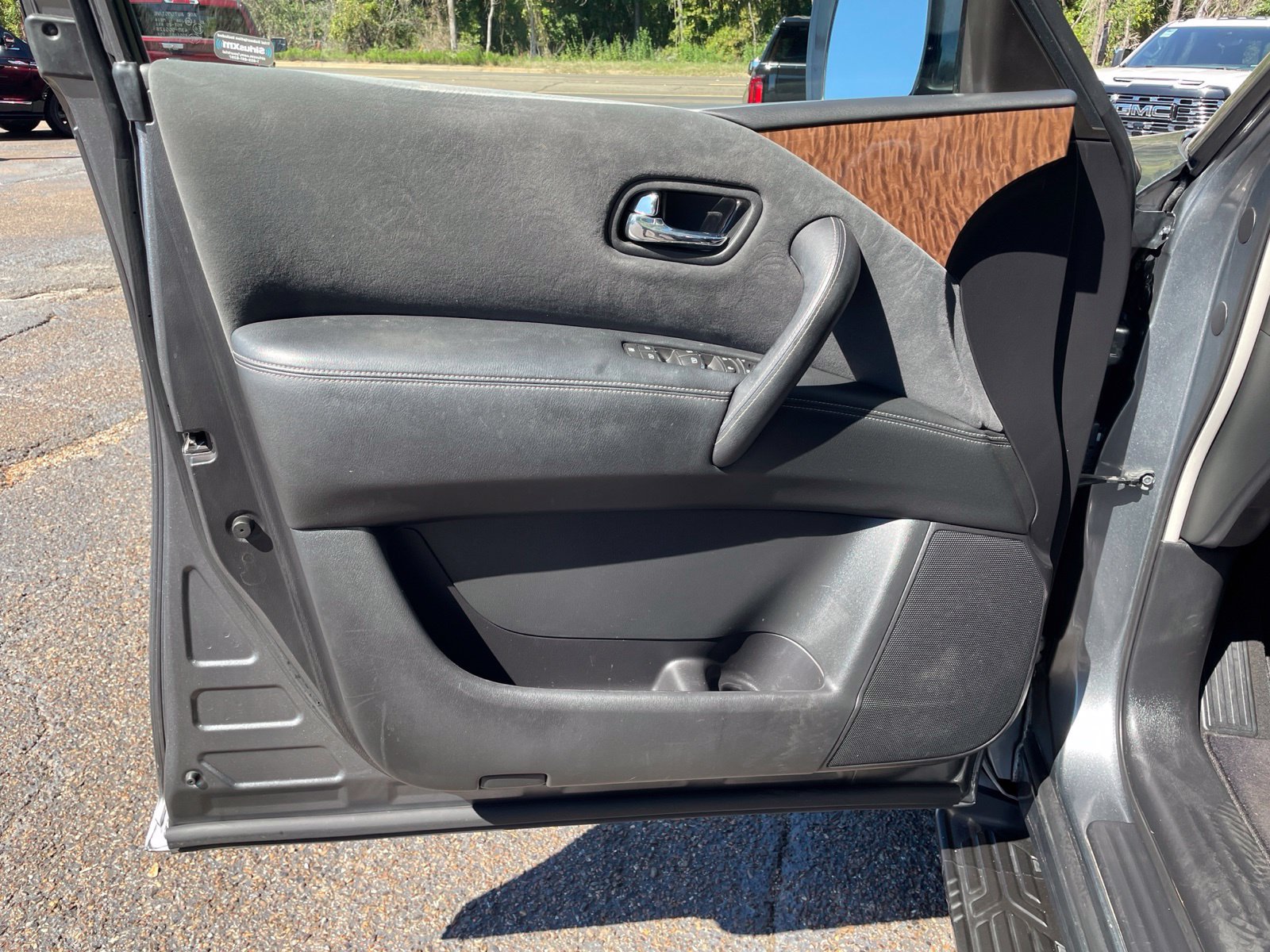 Used 2019 Nissan Armada SV w/ Driver Package RWD image 15