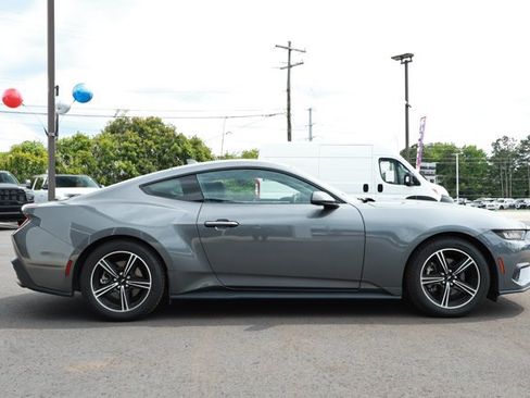 Used 2024 Ford Mustang Coupe RWD image 4