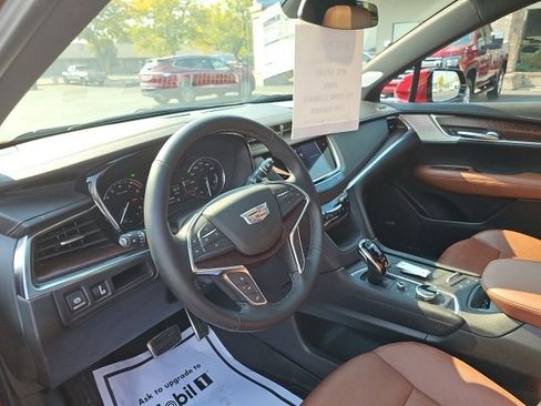 Used 2025 Cadillac XT5 Sportv image 33