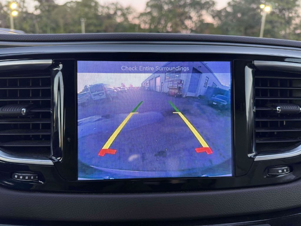 Used 2017 Chrysler Pacifica Touring-L Plus FWD image 29