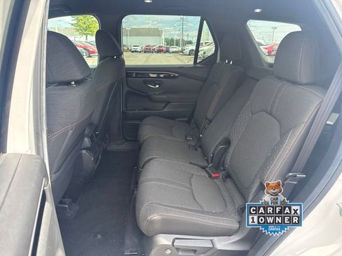 Used 2025 Honda Pilot Sport image 16