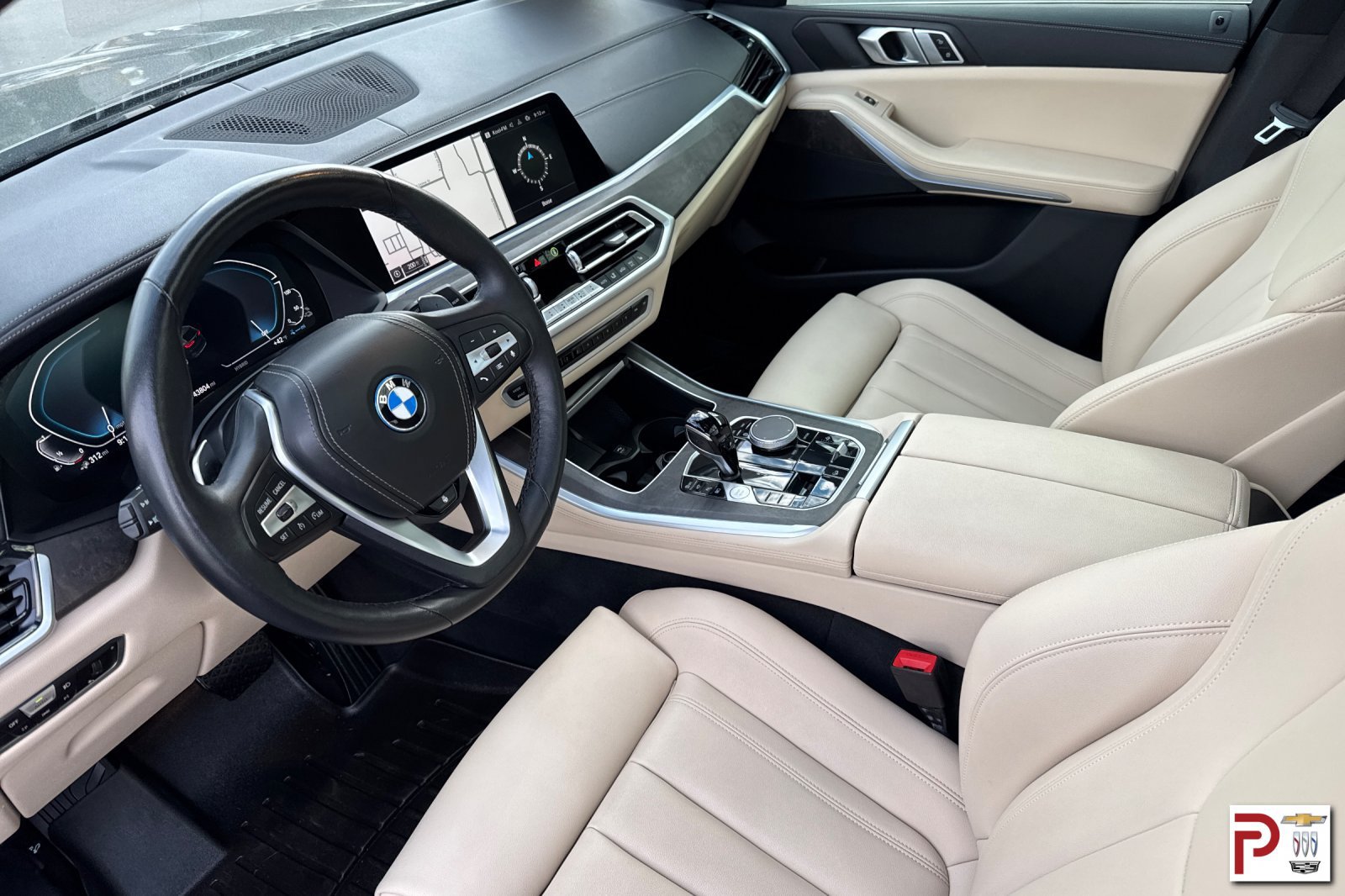 Used 2022 BMW X5 xDrive45e w/ Parking Assistance Package AWD/4WD image 10