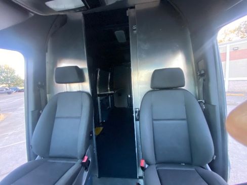 Used 2019 Mercedes-Benz Sprinter 144 image 29