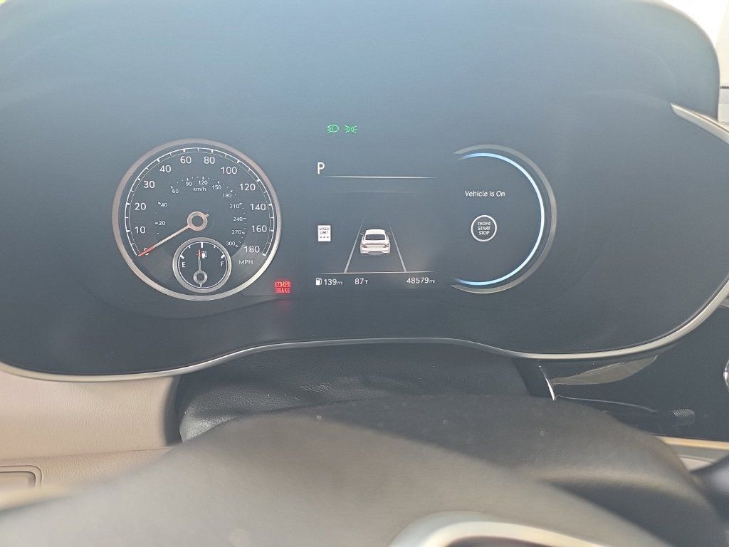 Used 2025 Genesis G70 2.5T AWD/4WD image 4