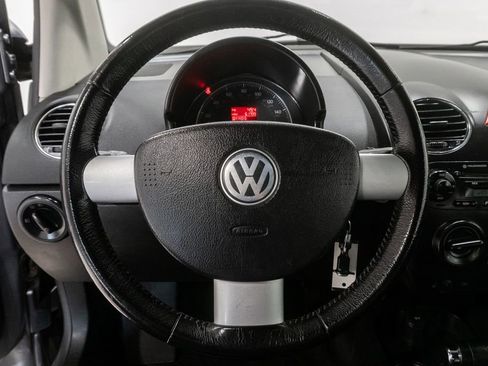 Used 2006 Volkswagen Beetle Convertible w/ Package 2 FWD image 13