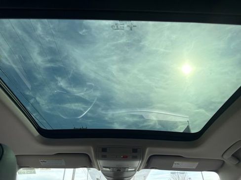 Used 2022 Volkswagen Taos SE image 22