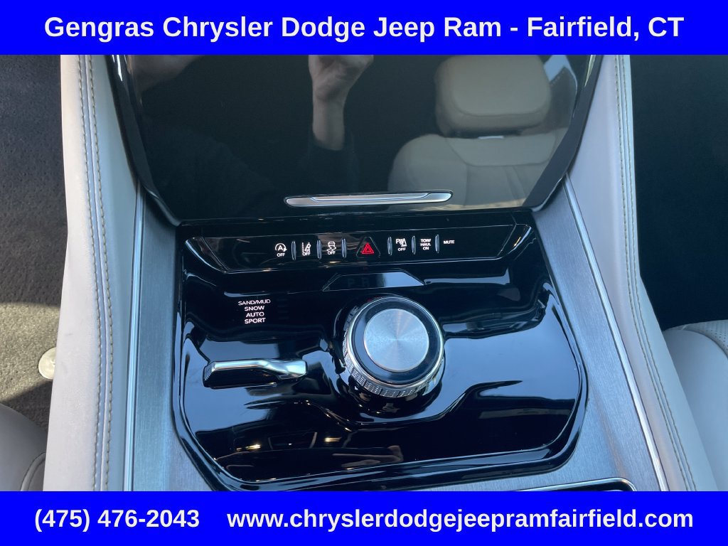 Certified 2025 Jeep Wagoneer Series II AWD/4WD image 62