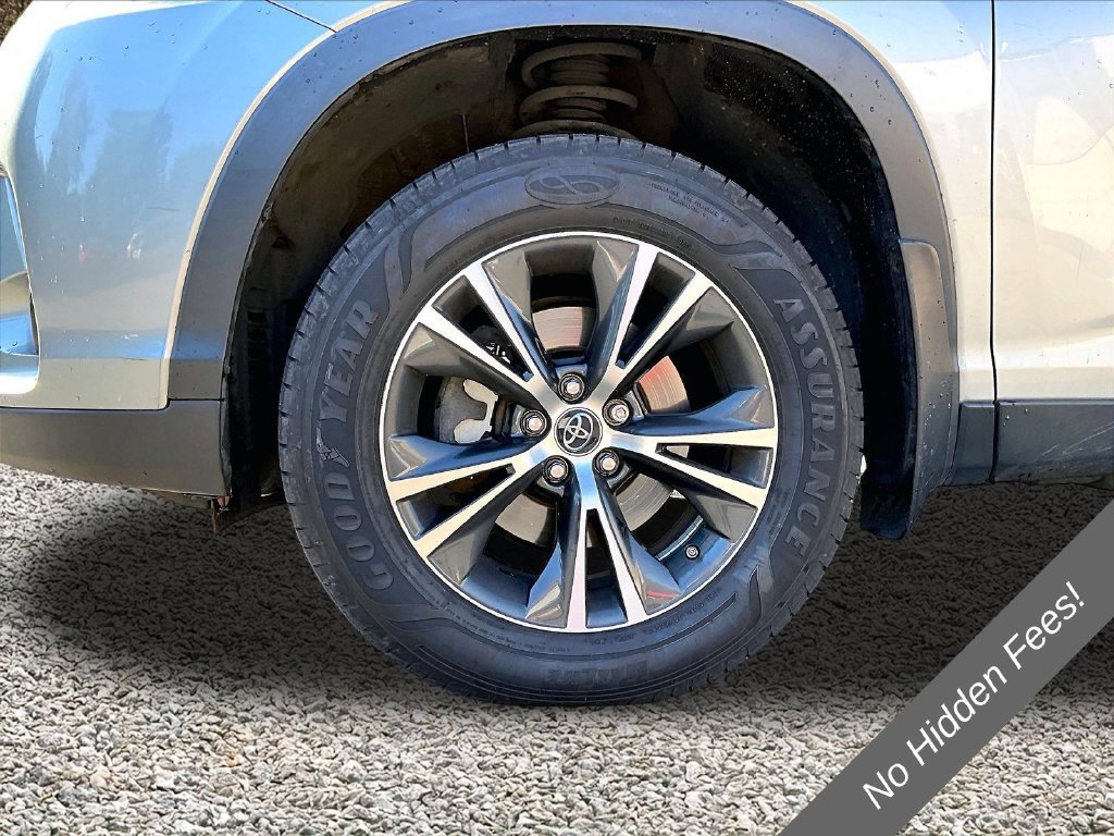 Used 2019 Toyota Highlander LE AWD/4WD image 7