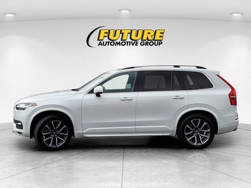 Used 2017 Volvo XC90 T6 Momentum w/ Vision Package image 8