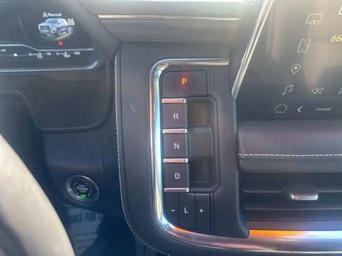 Used 2023 GMC Yukon SLT image 21