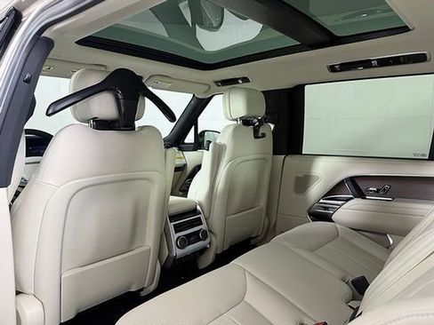 New 2026 Land Rover Range Rover Long Wheelbase SE image 19