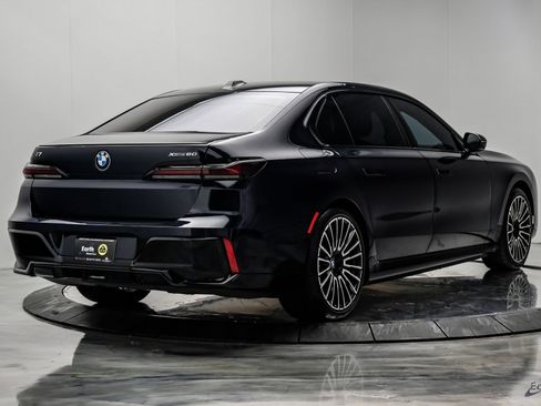 Used 2025 BMW i7 xDrive60 AWD/4WD image 18