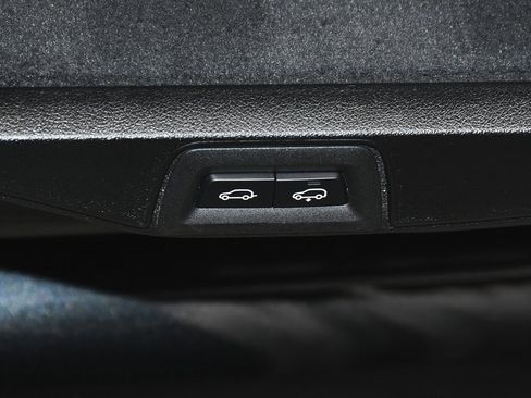 Used 2023 BMW X7 xDrive40i w/ M Sport Package image 80