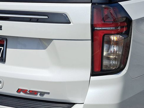 Used 2022 Chevrolet Tahoe RST w/ Luxury Package AWD/4WD image 39